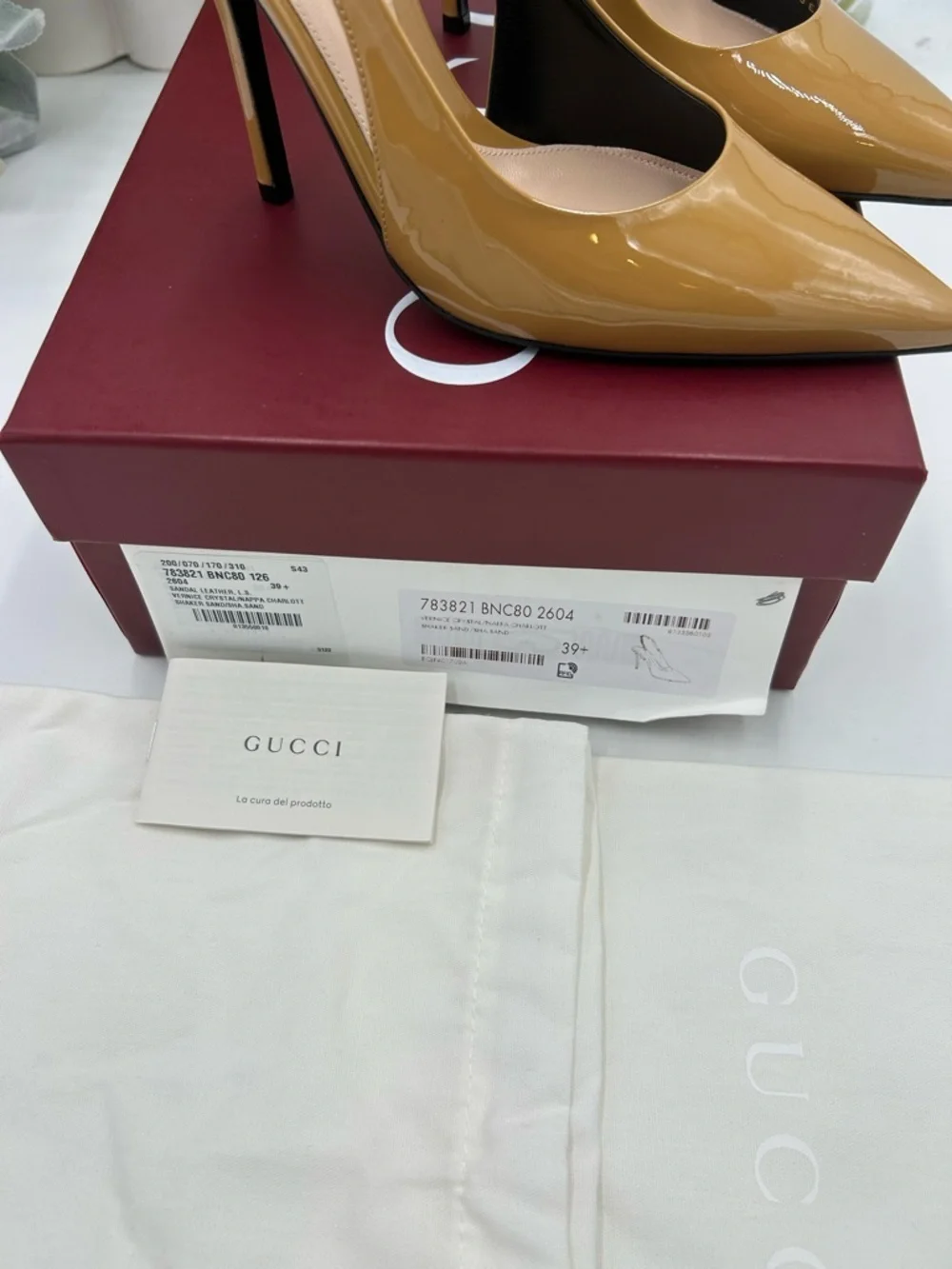Women's Gucci Signoria chain patent sling back pumps size 39.5 made in Italy
